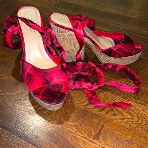 Tie up wedges